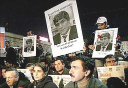 В Турция почетоха паметта на Хрант Динк