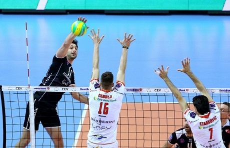 Цецо Соколов и Халбанк не успяха да се класират за финалната четворка в ШЛ