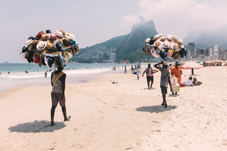 За някои това е единственият метод да изкарат хляба си за деня