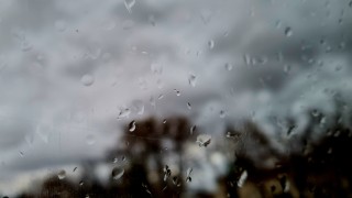 Валежи и гръмотевици ще определят времето и тази седмица съобщи