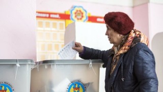 Социалистите водят на парламентарните избори в Молдова с 30 13 от