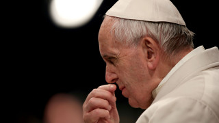 Папа Франциск настоява страните да подобрят значително приема на мигранти