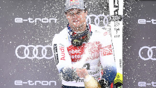 Французинът Алекси Пинтуро поведе в генералното класиране за Световната купа