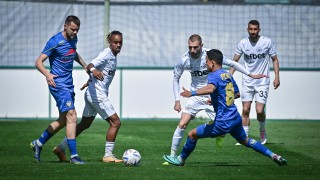 Мениджърът на Алекс Колев Димитър Атанасов вчера бе на