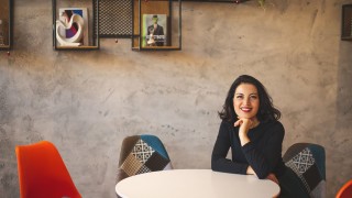 Деси Стоянова и как смартфоните се превърнаха в мобилен офис, по-тънък от работен тефтер