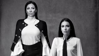 Цеца позира с дъщеря си за първи път пред родно издание