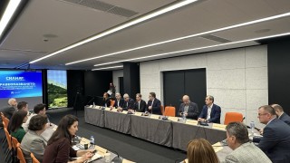 Системата на здравеопазването е силно политизирана и завладяна от лобита