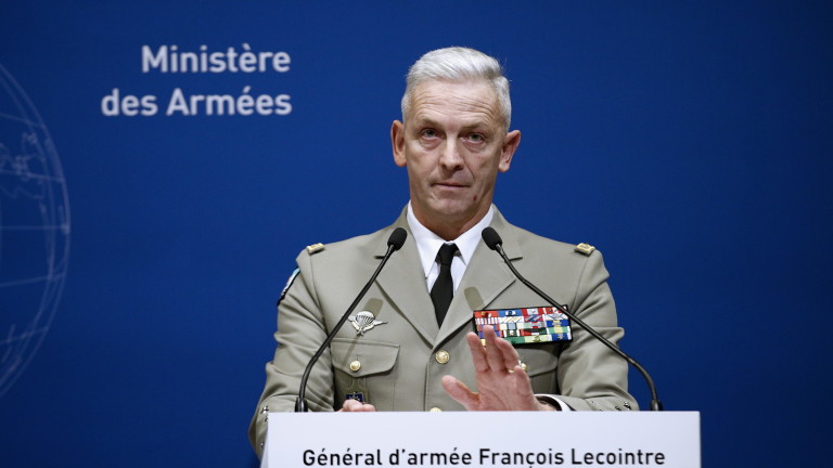 Ръководителят на френската армия призова анонимните подкрепили писмото, според което