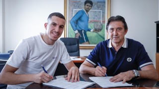 Левски обяви официално привличането на алжиреца Акрам Бурас Договорът на полузащитника със