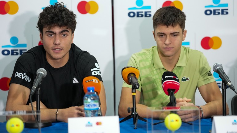 Младите звезди на българския тенис Иван Иванов и Александър Василев