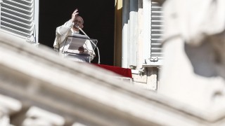 Папата припомни за драмата на бежанците