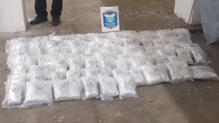 Задържаха над 33 кг канабис на Капитан Андреево