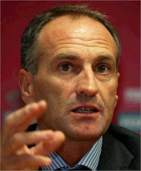 Гуидолин отново начело на Палермо