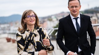 Българският външен министър Екатерина Захариева е на официално посещение в