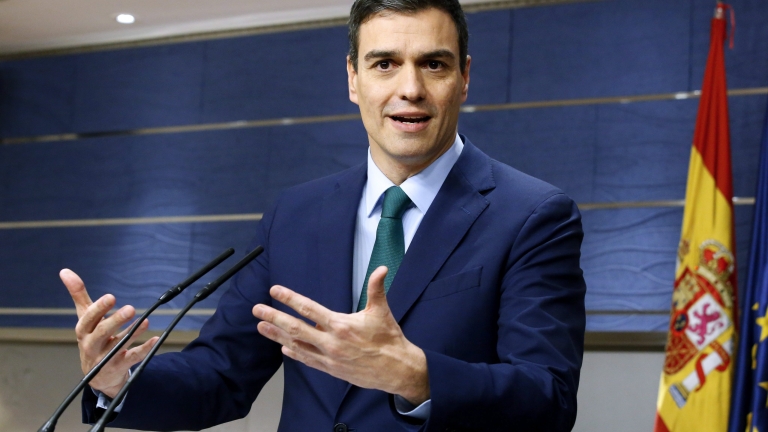 За съвсем кратко време новият премиер на Испания Педро Санчес