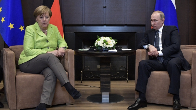 Путин към Макрон и Меркел: Режимът на “тишина” не се отнася за терористите в Сирия