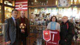 Директорът на музея на ЦСКА Александър Манов прие посланика на