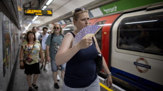 Най малко 13 души загинаха във Великобритания заради което предизвика горски пожари повреди