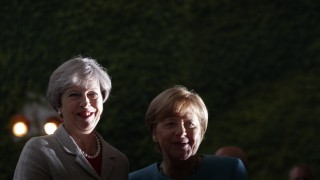 Британското правителство е уведомило германския канцлер Ангела Меркел да очаква