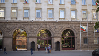 Президентът продължава консултациите с представители на парламентарните групи в 51 вото