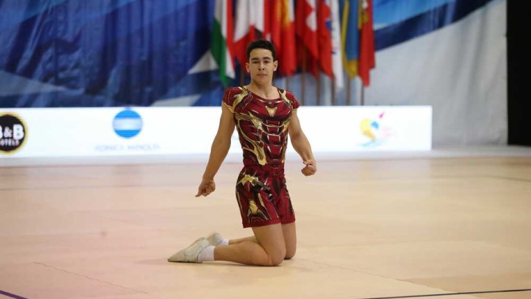 Александър Мишинков спечели сребърен медал при юношите на международния турнир