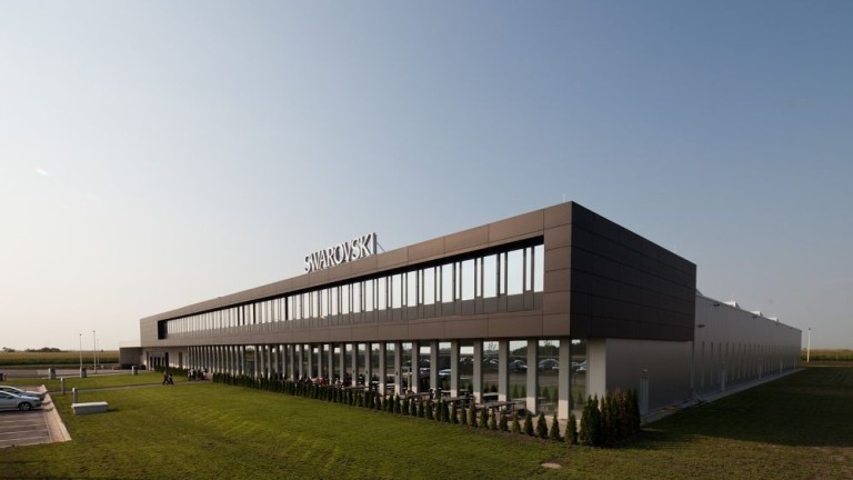 Swarovski прехвърля производството си в Сърбия