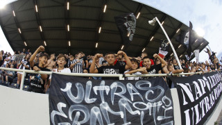 Съсобственикът на Локомотив Пловдив Адам Сотков спази традицията да честити