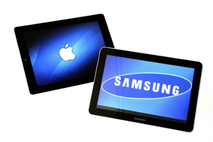 Samsung изпреварва Apple със смартчасовника си