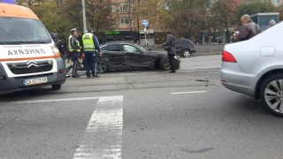 Две коли са се сблъскали във вторник вечерта на столичния