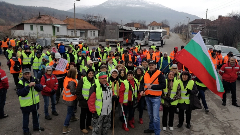 Миньори от цялата страна защитиха златодобива в Трън