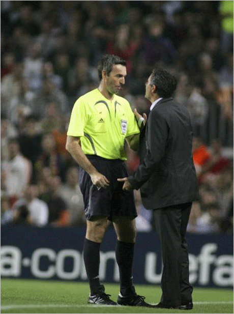 Мауриньо и Рийкард недоволни от рефера