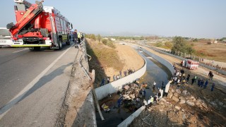 Най-малко 19 мигранти са загинали при зверска катастрофа с камион в Турция