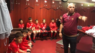 Най добрият български футболист за всички времена Христо Стоичков спази традицията