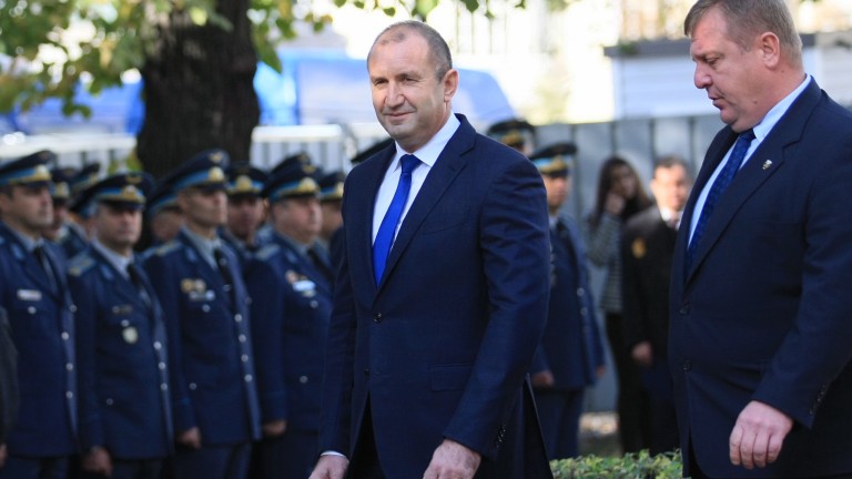 Президентът и върховен главнокомандващ въоръжените сили Румен Радев призова премиера,