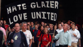 Публиката на Юнайтед изгони Глейзър?