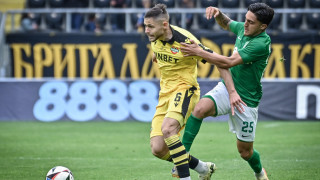 Двама играчи разтрогнаха договорите си с Ботев Пловдив съобщават колегите