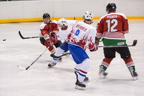 Българските хокеисти в битка за промоция