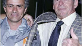 Освиркват Мауриньо на турнир по кеч