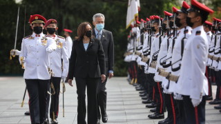 Вицепрезидентът на САЩ Камала Харис обеща траен ангажимент в Азия