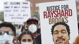 Бившият полицай Гарет Ролф който уби афроамериканеца Рейшард Брукс може