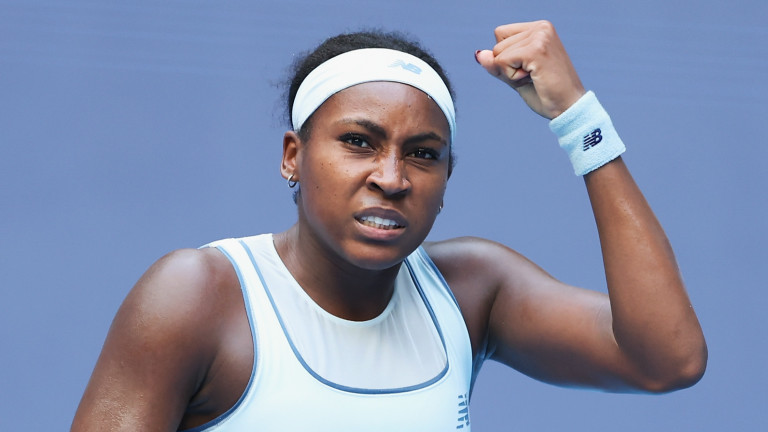 Коко Гоф продължава защитата на титлата си в Пекин, Паолини също се класира за четвъртия кръг