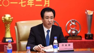 Собстевеникът на China Evergrande продава луксозното си имущество в опит да покрива дълга на компанията