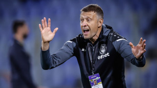 Владимир Манчев говори пред колегите от Мач Телеграф преди дербито