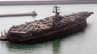 Южна Корея произведе предупредителни изстрели към севернокорейски кораб пресякъл морската