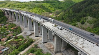 Временно движението при км 393 на АМ Хемус в посока