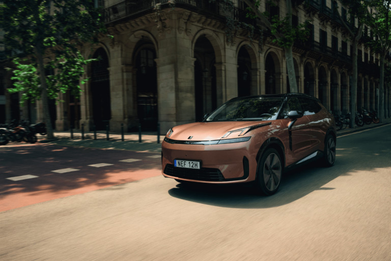 Lynk & Co 08 