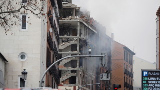 Експлозия разтърси в петък четириетажна жилищна сграда в центъра на