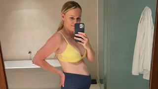 Каролин Вожнячки роди момиченце