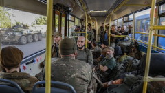 Повече от 1000 украински бойци от "Азовстал" прехвърлени в Русия