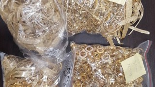 Хванаха тираджия да прекарва бижута за над 600 хил лв